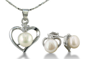Heart-Shaped Pear Pendant and Earrings just $8.99 SHIPPED (Reg. $59.99)