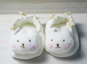 How to Make a Pair of Rabbit Shoes for Your Kid!