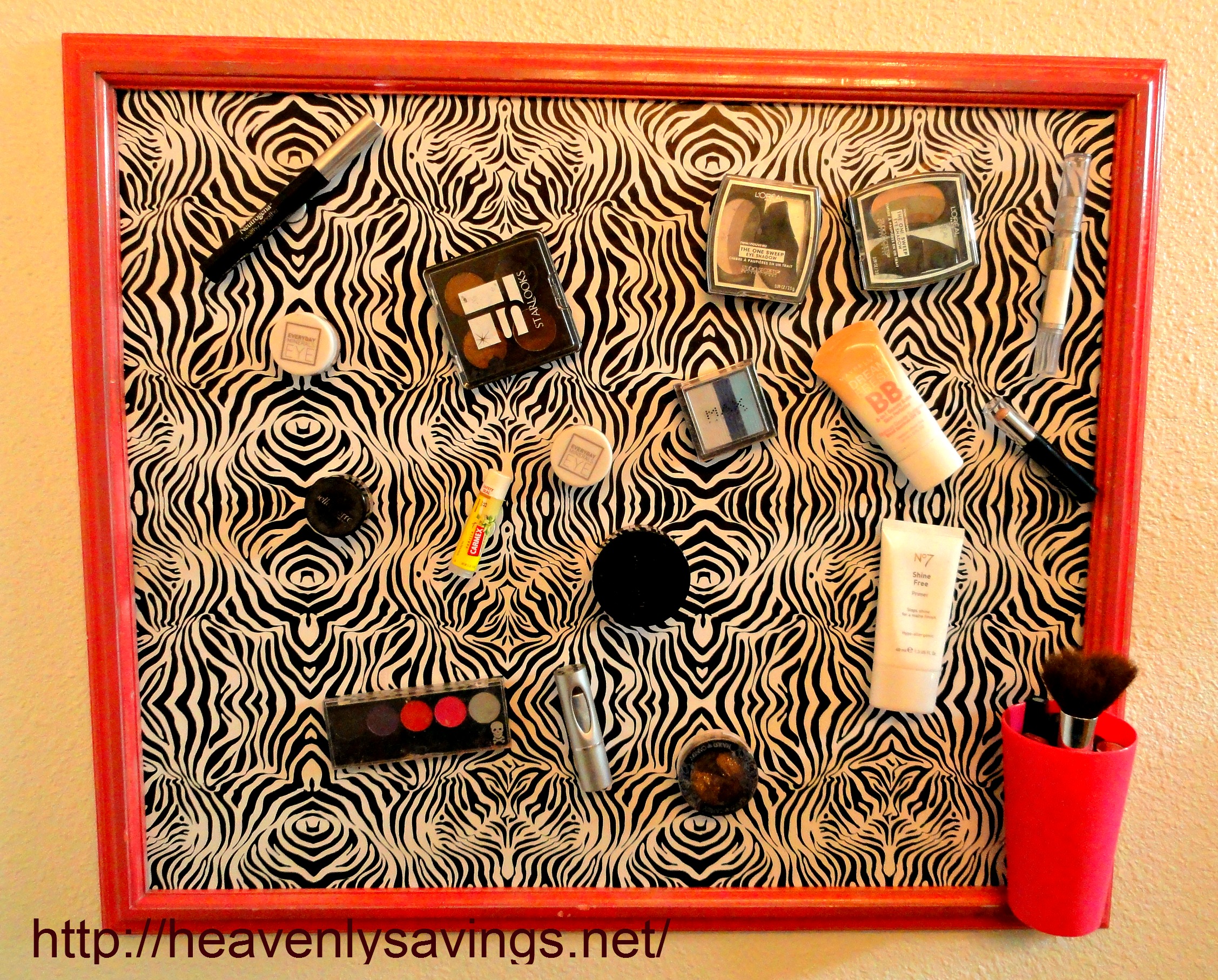 How to make a Magnetic Makeup Board!